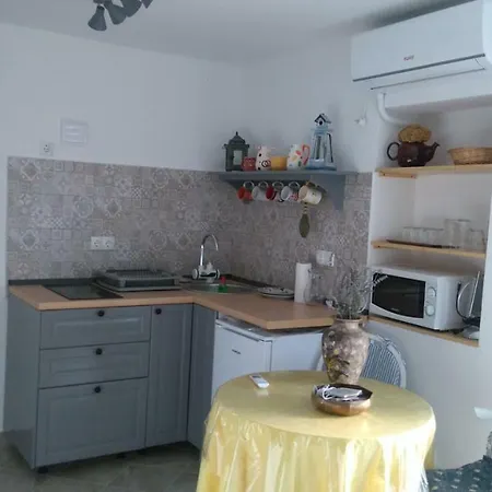 Studio Apartmani Sverko Punat Exterior photo